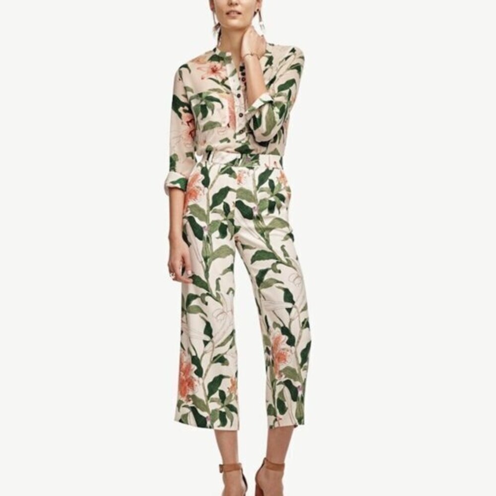 Ann Taylor Floral pants in Green and Pink